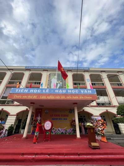 TRƯỜNG THCS KIẾN HƯNG TƯNG BỪNG KHAI GIẢNG NĂM HỌC MỚI 2023-2024