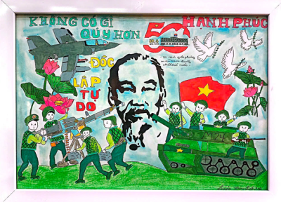 Học sinh trường THCS Kiến Hưng tham gia cuộc thi vẽ tranh chào mừng kỉ niệm 50 năm Ngày giải phóng miền Nam, thống nhất đất nước