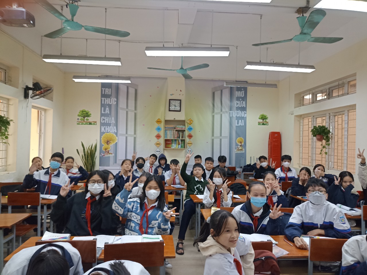 HỘI THI XÂY DỰNG TỦ SÁCH – TRANG TRÍ LỚP HỌC THÂN THIỆN