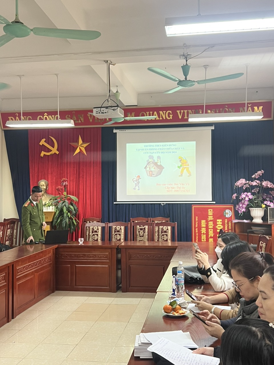 Tập huấn công tác Phòng cháy, chữa cháy và cứu nạn cứu hộ cho cán bộ Nhà trường năm 2024