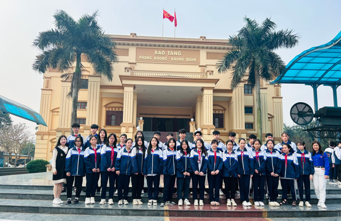 Chi Đoàn trường THCS Kiến Hưng tổ chức lớp “Bồi dưỡng cảm tình Đoàn năm học 2023-2024”