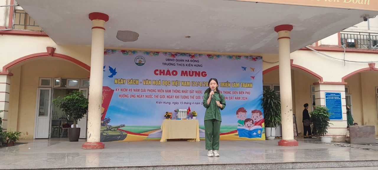 Trường THCS Kiến Hưng tổ chức hội thi kể chuyện theo sách Ngày sách Việt Nam và Triển lãm tranh hưởng ứng 70 năm Chiến thắng Điện Biên Phủ