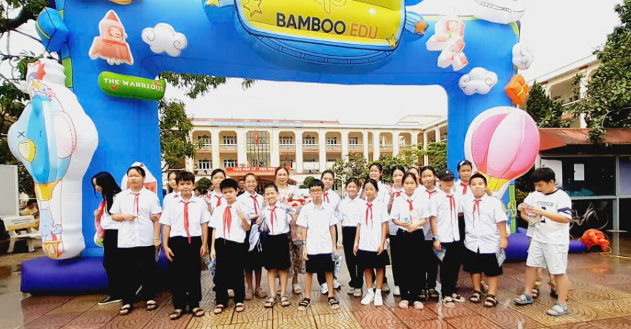 NGÀY ĐẦU TIÊN CỦA CÁC EM TẠI MÁI NHÀ KIẾN HƯNG