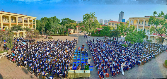 TRƯỜNG THCS KIẾN HƯNG TỔ CHỨC TUYÊN TRUYỀN, PHỔ BIẾN PHÁP LUẬT VỀ TRẬT TỰ AN TOÀN GIAO THÔNG CHO HỌC SINH